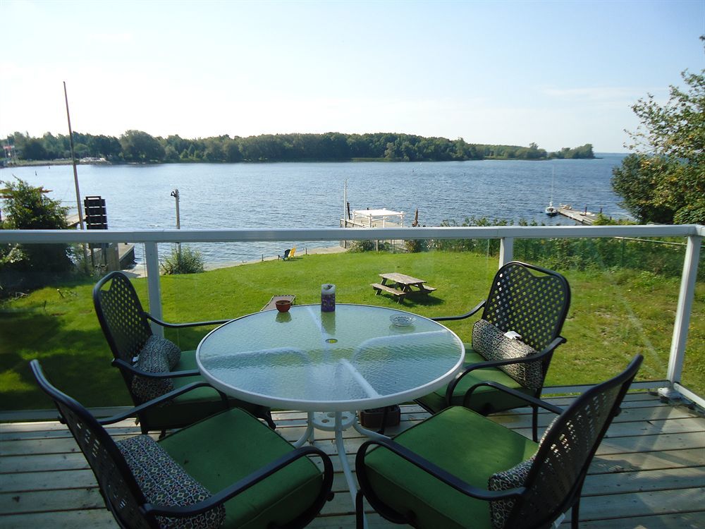 Bayside Inn & Waterfront Suites Kingston Exterior photo
